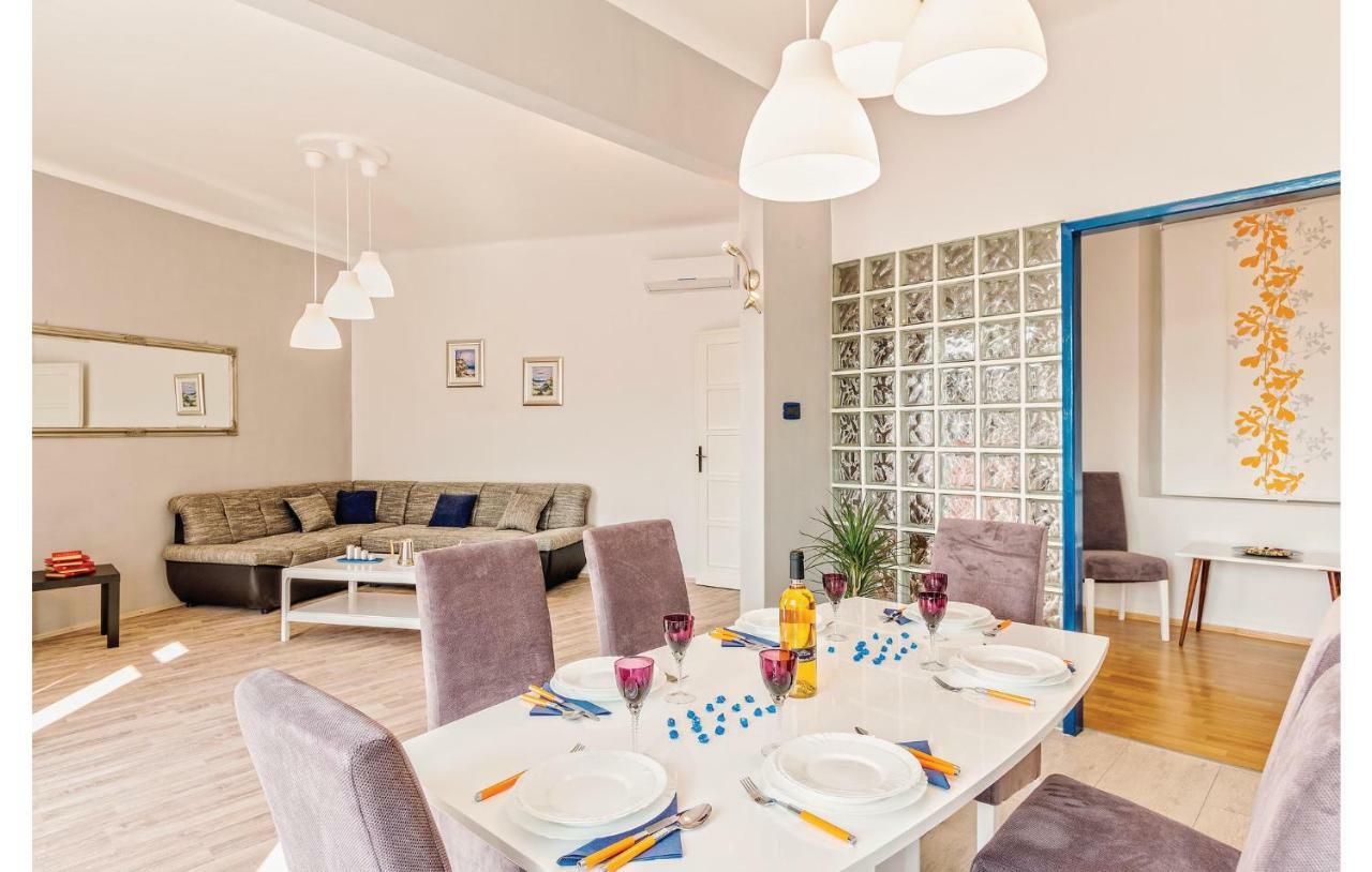 Riviera Apartament *
