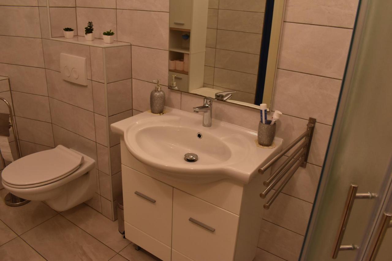 Riviera Apartman *
